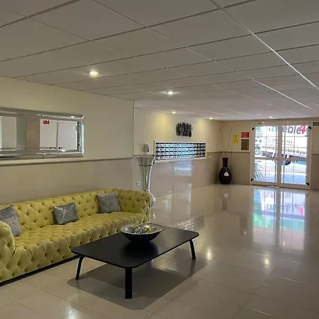 33 Pleasures Del Duque